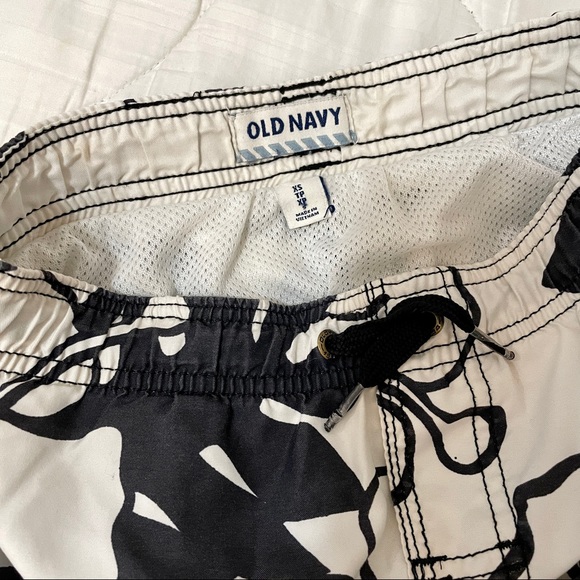 Old Navy Board Shorts for Boys (Swimwear) - Picture 2 of 3